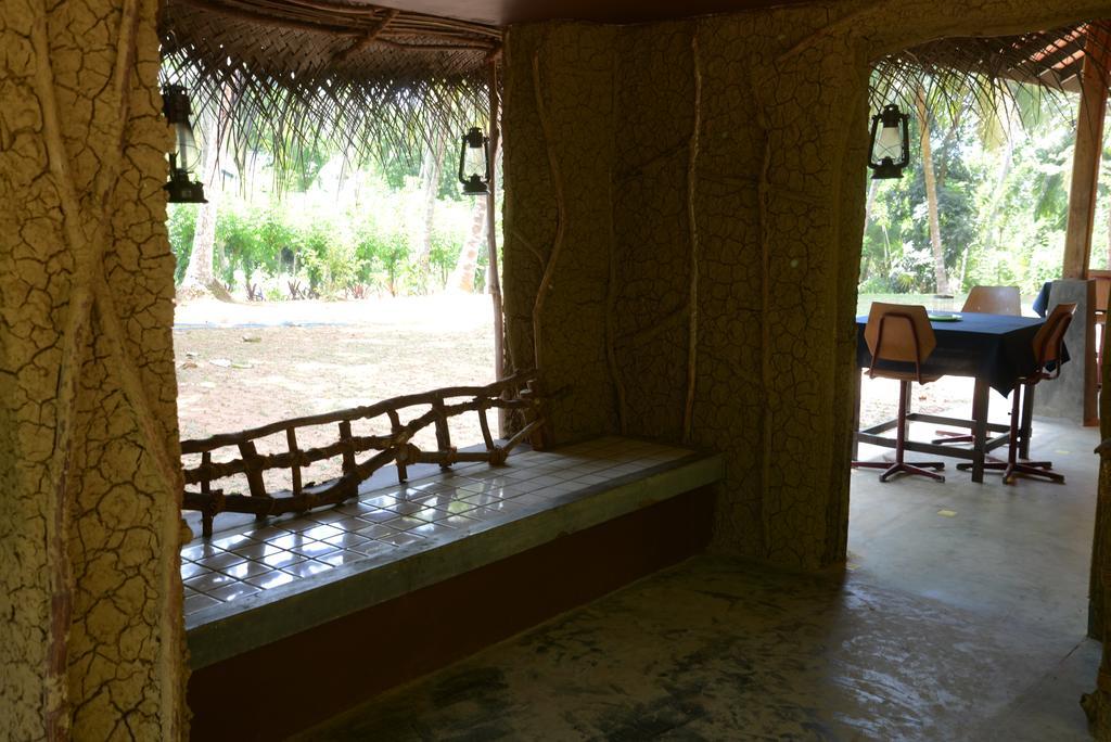 Jungle Beach Hostel Unawatuna Exterior photo