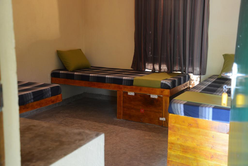 Jungle Beach Hostel Unawatuna Exterior photo