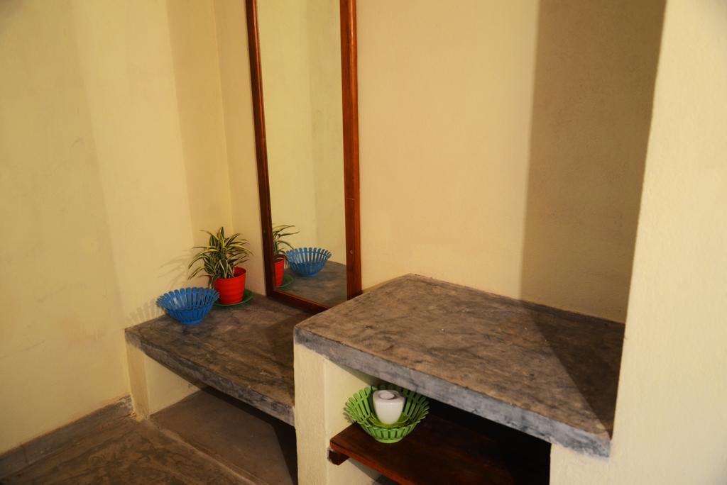 Jungle Beach Hostel Unawatuna Room photo