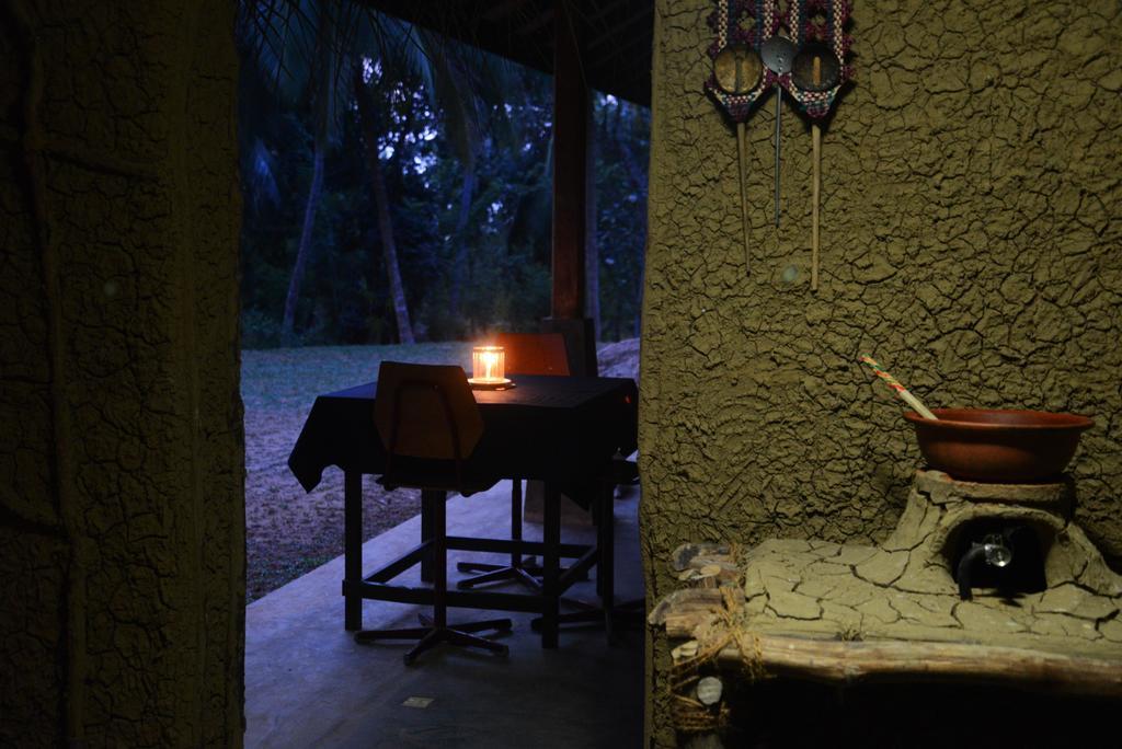 Jungle Beach Hostel Unawatuna Exterior photo