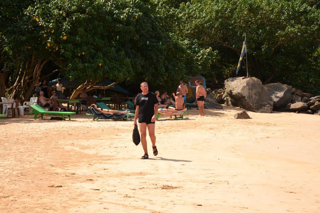 Jungle Beach Hostel Unawatuna Exterior photo