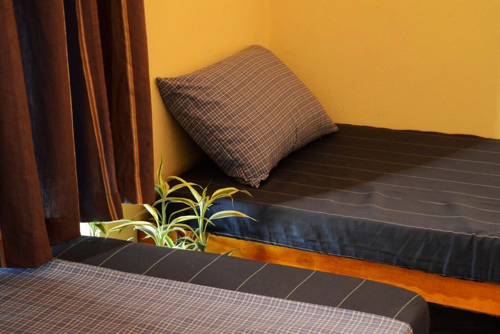 Jungle Beach Hostel Unawatuna Room photo