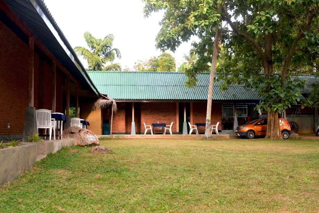 Jungle Beach Hostel Unawatuna Exterior photo